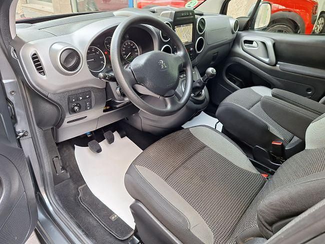 Usado Peugeot Partner Tepee Outdoor 110 CV (80 kW) 2018 Grisnegro Monovolumen