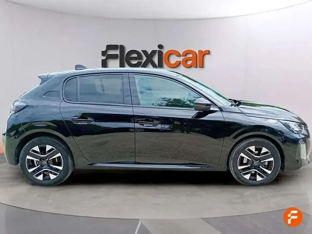Usado Peugeot 208 Allure 101 CV (74 kW) 2025 Negro Utilitario