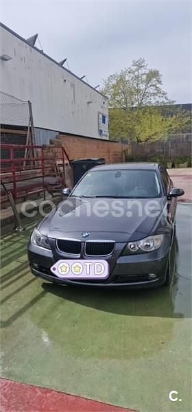 Usado BMW 318 122 CV (89 kW) 2006 Gris / plata Berlina