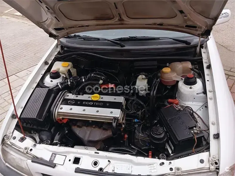 Usado Opel Astra 125 CV (91 kW) 1996 Blanco Coupe