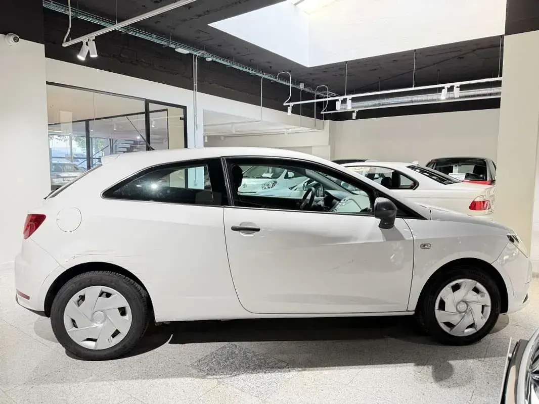 Usado Seat Ibiza SC Reference 69 CV (50 kW) 2012 Blanco Utilitario