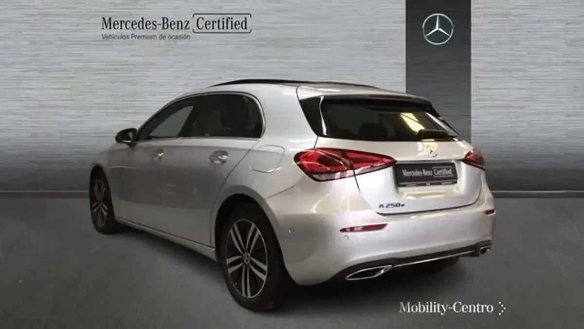 Usado Mercedes A250 219 CV (161 kW) 2022 Gris Berlina