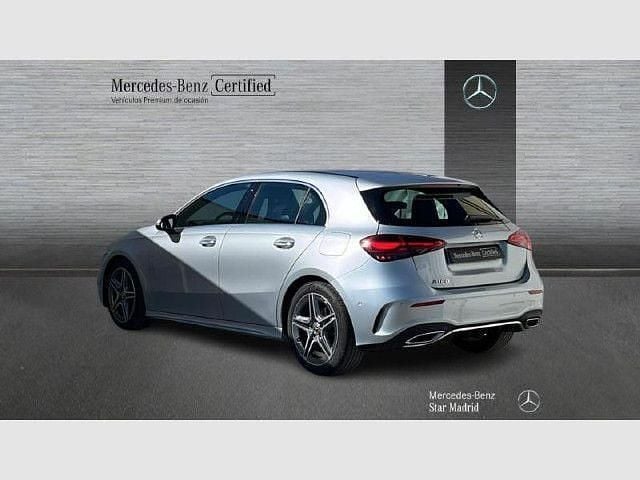 Usado Mercedes A180 136 CV (100 kW) 2025 Plata hightech Berlina