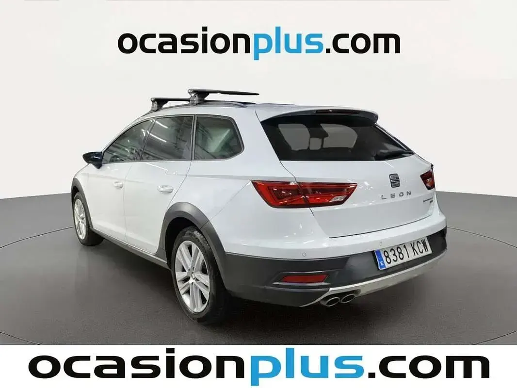 Usado Seat Leon 4Drive 184 CV (135 kW) 2017 Blanco SUV