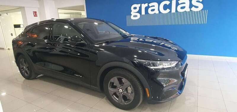 Usado Ford Mustang Mach-E 216 kW (294 CV) 2022 Negro SUV