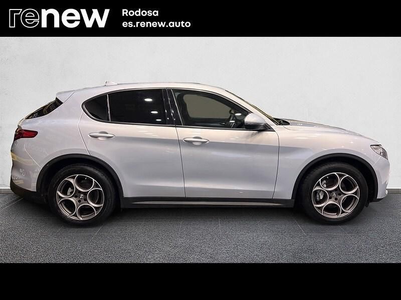 Usado Alfa Romeo Stelvio Sprint 190 CV (139 kW) 2022 Gris SUV