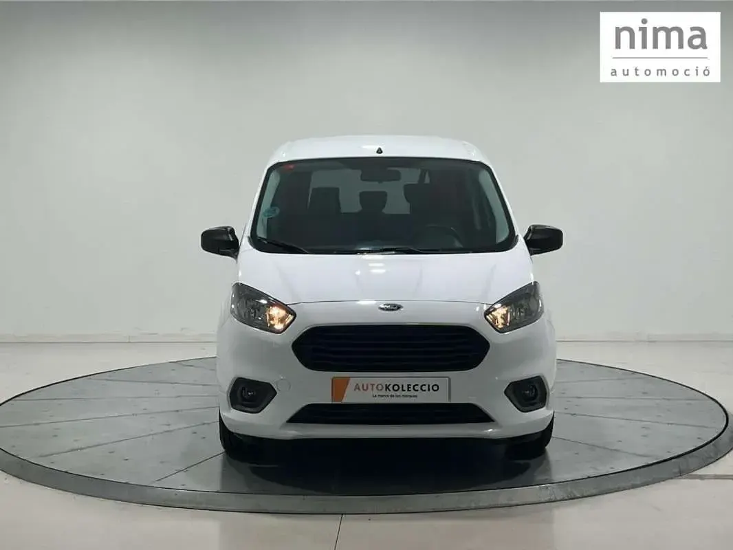 Usado Ford Tourneo Courier Ambiente 75 CV (55 kW) 2019 Blanco Monovolumen