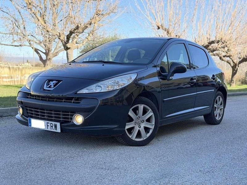 Usado Peugeot 207 110 CV (80 kW) 2007 Negro Utilitario