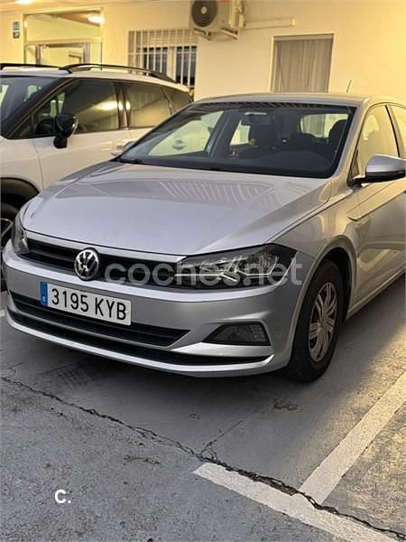 Usado VW Polo Advance 80 CV (58 kW) 2019 Gris / plata Utilitario