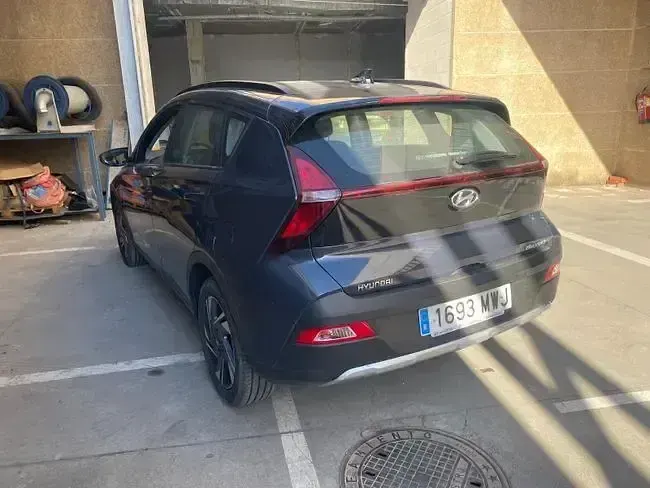 Usado Hyundai Bayon 79 CV (58 kW) 2024 Gris SUV
