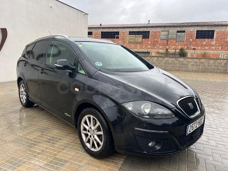 Usado Seat Altea XL Style 105 CV (77 kW) 2011 Negro Monovolumen