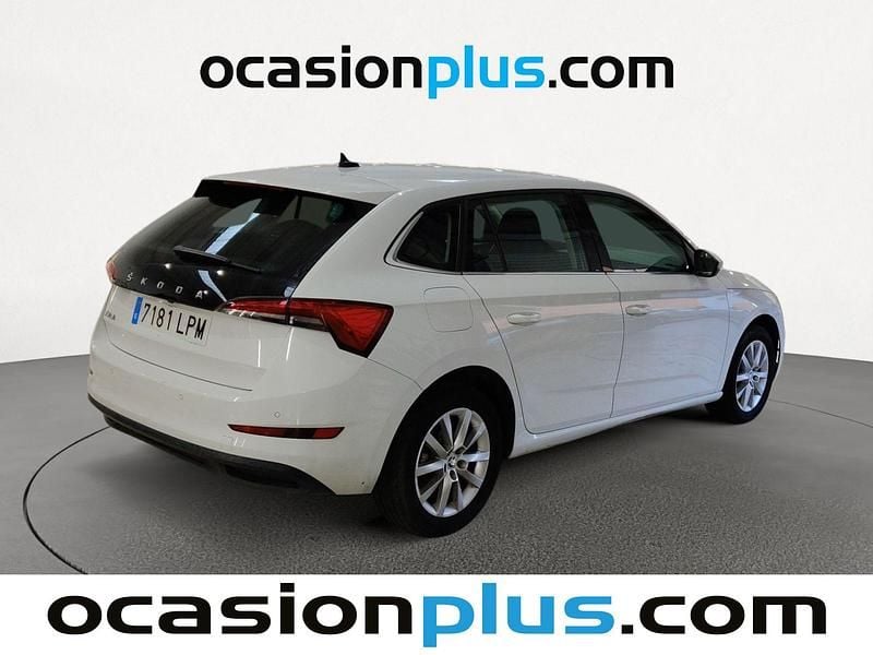 Usado Skoda Scala Ambition 110 CV (80 kW) 2021 Blanco Utilitario