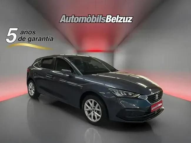 Używany Seat Leon Style 110 KM (80 kW) 2024 Szary Hatchback