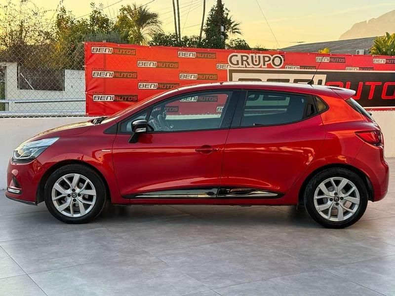 Usado Renault Clio IV LIMITED 90 CV (66 kW) 2019 Rojo Utilitario