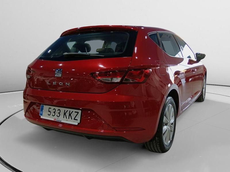 Usado Seat Leon Style 115 CV (84 kW) 2018 Rojo Berlina