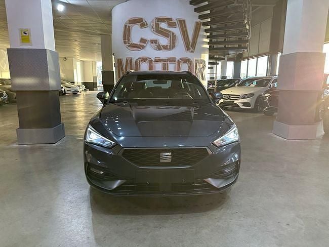 Usado Seat Leon FR 204 CV (150 kW) 2021 Gris Familiar