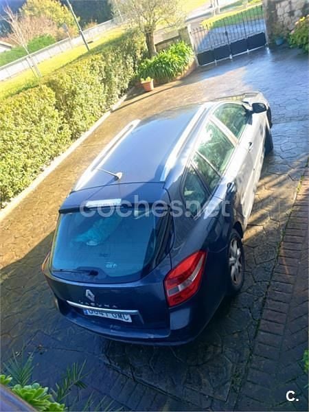 Usado Renault Laguna III Expression 130 CV (95 kW) 2009 Gris / plata Familiar