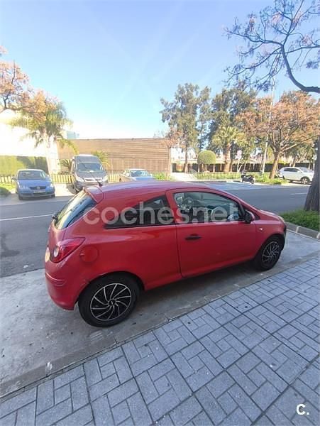 Usado Opel Corsa Essentia 75 CV (55 kW) 2010 Rojo Utilitario