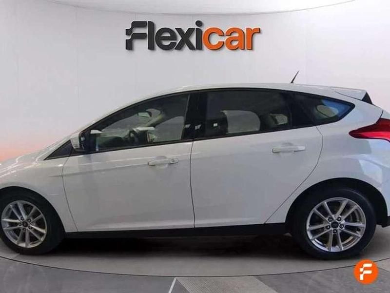 Usado Ford Focus Trend+ 120 CV (88 kW) 2018 Blanco Utilitario