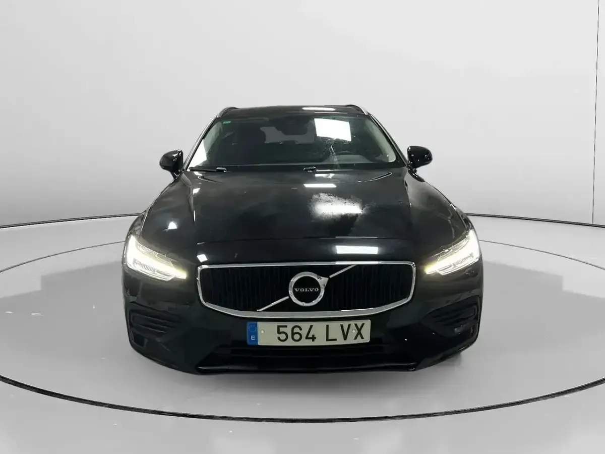 Usado Volvo V60 Momentum 197 CV (144 kW) 2021 Negro Familiar