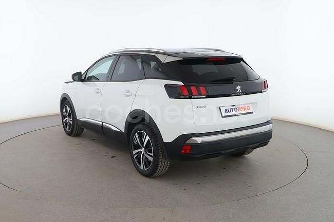 Usado Peugeot 3008 Allure 130 CV (95 kW) 2019 Blanco SUV