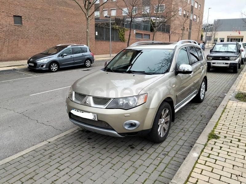 Usado Mitsubishi Outlander 140 CV (102 kW) 2007 Beige SUV