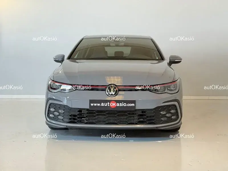 Usado VW Golf VIII GTI 245 CV (180 kW) 2020 Gris / plata Berlina