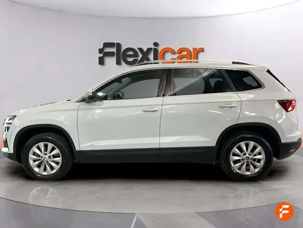 Usado Skoda Karoq Ambition 150 CV (110 kW) 2023 Blanco SUV