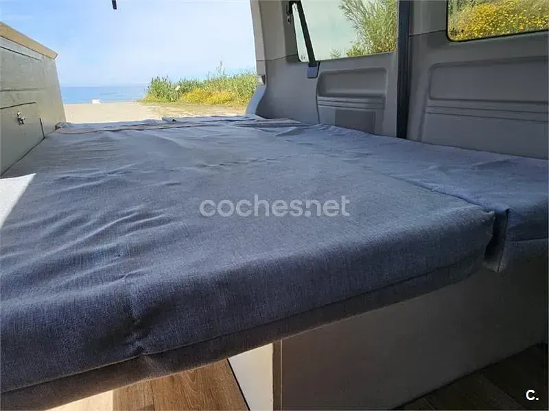 Usado VW Caravelle 150 CV (110 kW) 2018 Negro Van