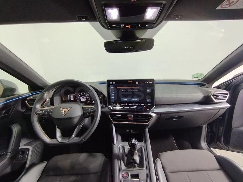 Usado Cupra Leon 150 CV (110 kW) 2024 Gris / plata Familiar