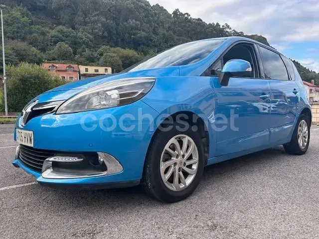 Usado Renault Scénic Bose Edition 110 CV (80 kW) 2014 Azul Monovolumen