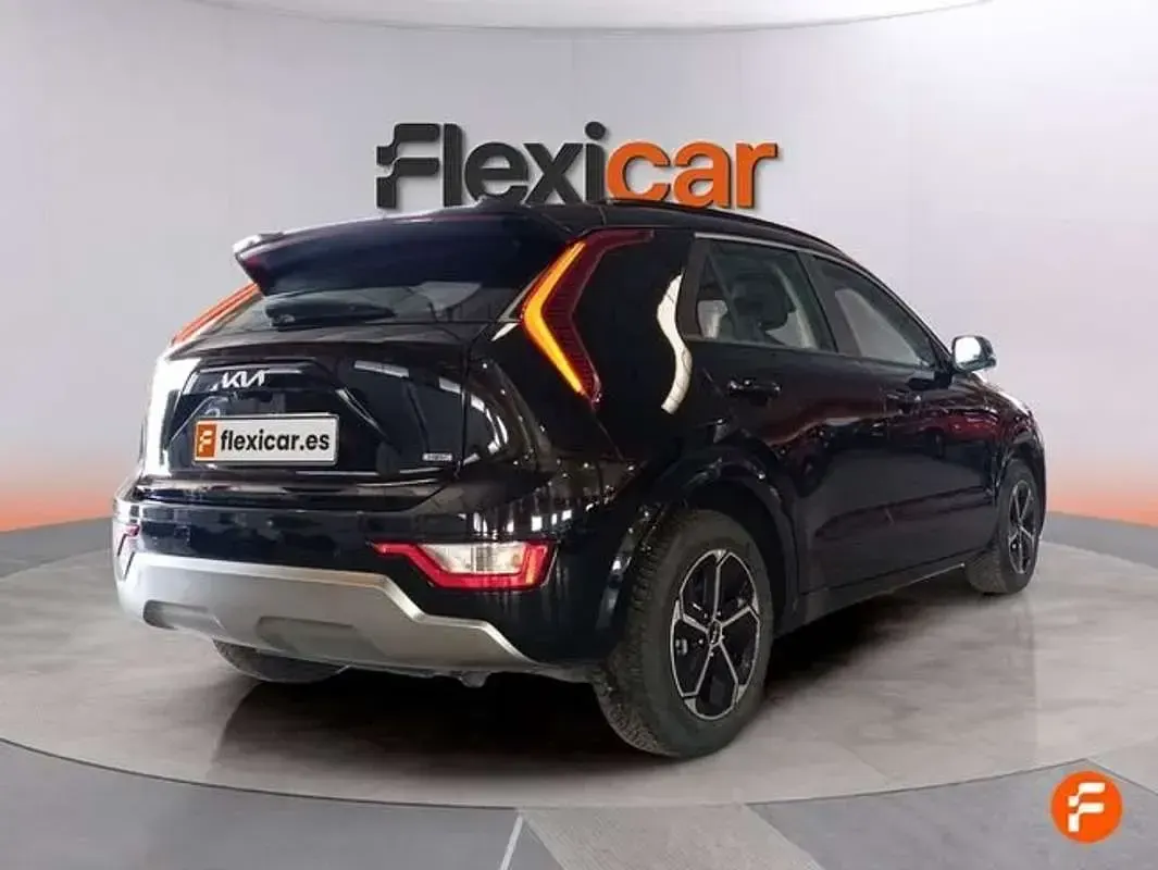 Usado Kia Niro 141 CV (103 kW) 2024 Negro SUV