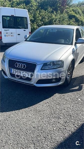 Gris / plata Usado 2010 Audi A3 Ambiente Berlina | 6800 € (Buen precio) - Imagen 1/4