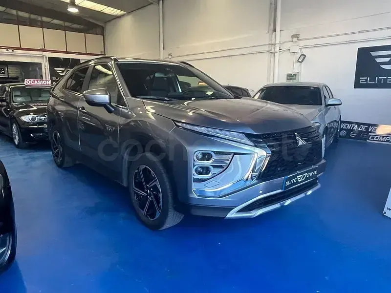 Usado Mitsubishi Eclipse Cross 188 CV (138 kW) 2025 Gris / plata SUV