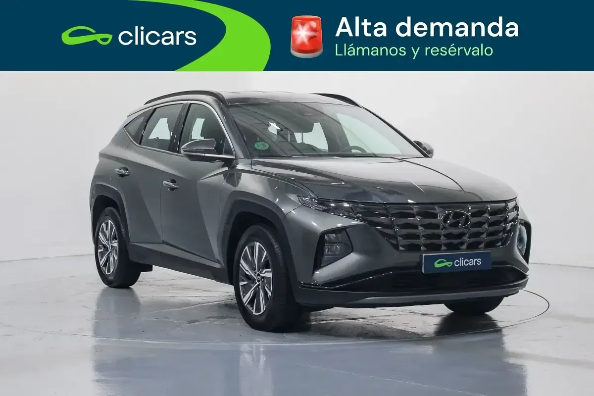 Usado Hyundai Tucson 150 CV (110 kW) 2023 Gris / plata SUV