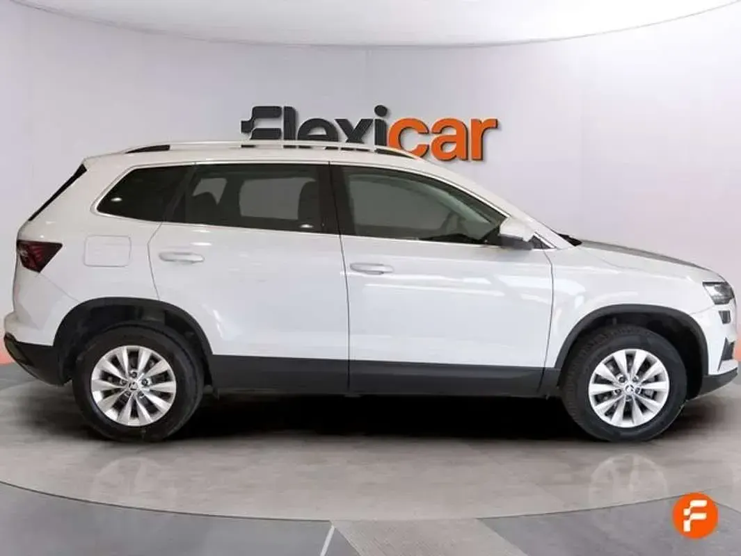 Usado Skoda Karoq Ambition 116 CV (85 kW) 2022 Blanco SUV