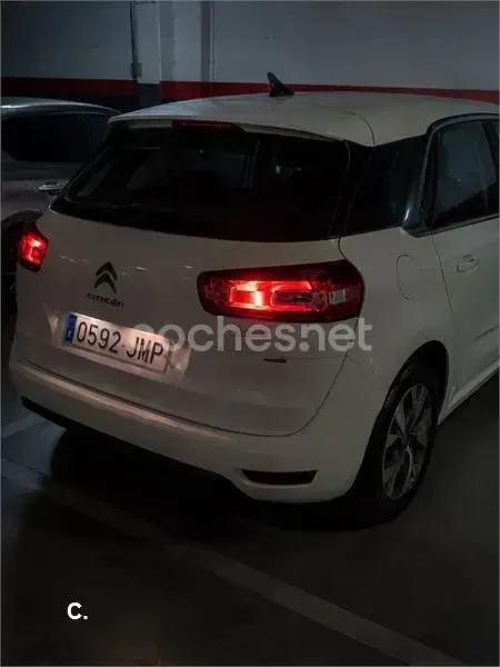 Usado Citroën C4 Picasso Live 120 CV (88 kW) 2016 Blanco Monovolumen