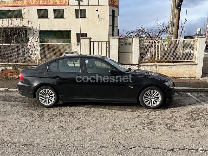 Negro Usado 2009 BMW 320 Berlina | 5500 € (Buen precio) - Imagen 1/4