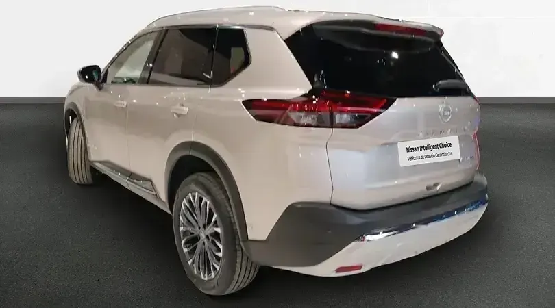 Nuevo Nissan X-Trail Tekna 204 CV (150 kW) 2025 Champagne silver metalizado SUV