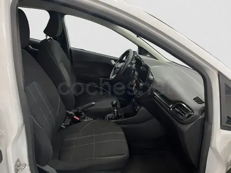 Usado Ford Fiesta Trend 100 CV (73 kW) 2019 Blanco Utilitario