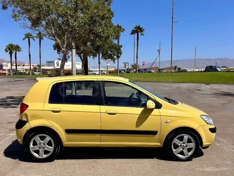 Usado Hyundai Getz GLS 110 CV (80 kW) 2007 Amarillo Utilitario