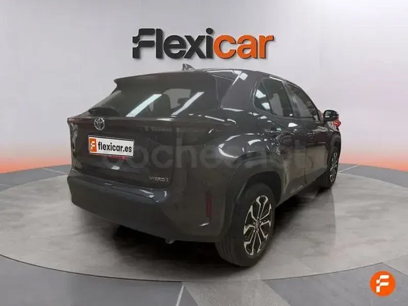 Usado Toyota Yaris Cross Active 116 CV (85 kW) 2022 Gris / plata SUV
