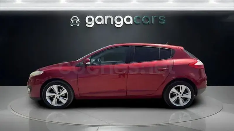 Usado Renault Mégane Dynamique 115 CV (84 kW) 2013 Rojo Berlina