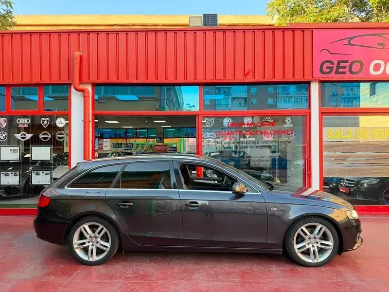 Usado Audi A4 S-Line 190 CV (139 kW) 2011 Gris / plata Familiar
