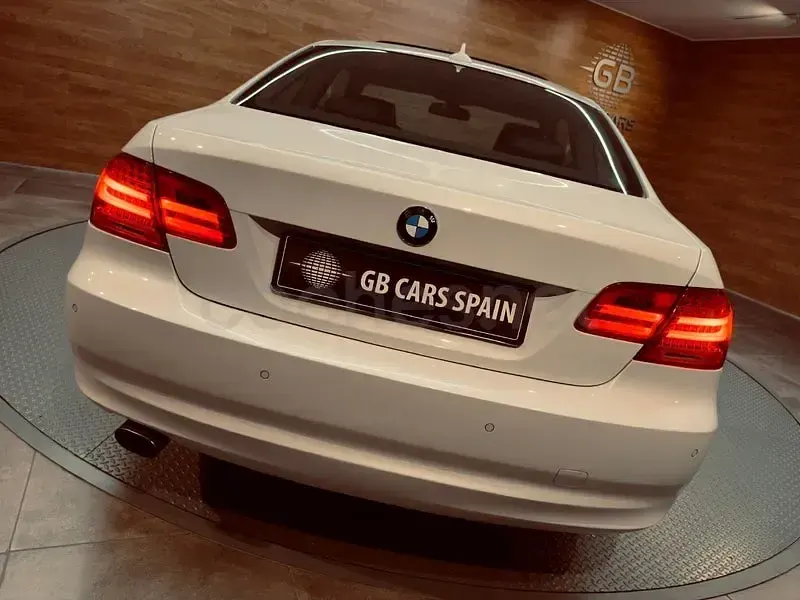 Usado BMW 320 170 CV (125 kW) 2010 Blanco Coupe