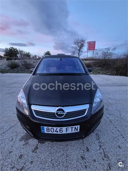 Usado Opel Zafira Cosmo 120 CV (88 kW) 2007 Negro Monovolumen