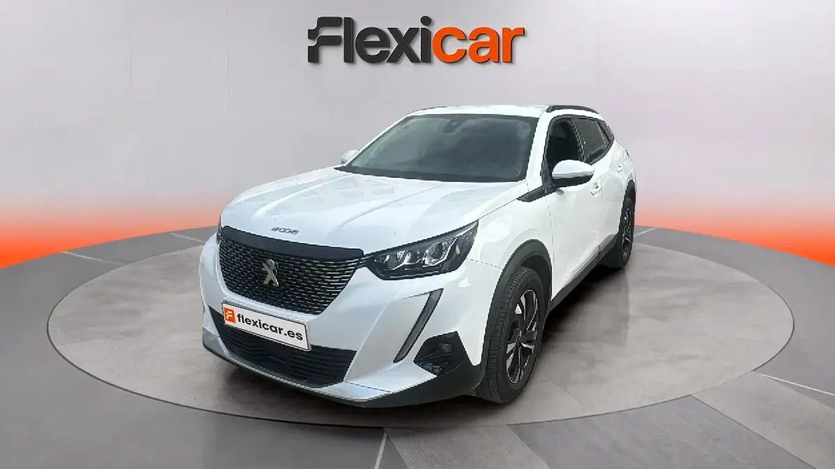 Usado Peugeot 2008 Allure 110 CV (80 kW) 2021 Blanco SUV