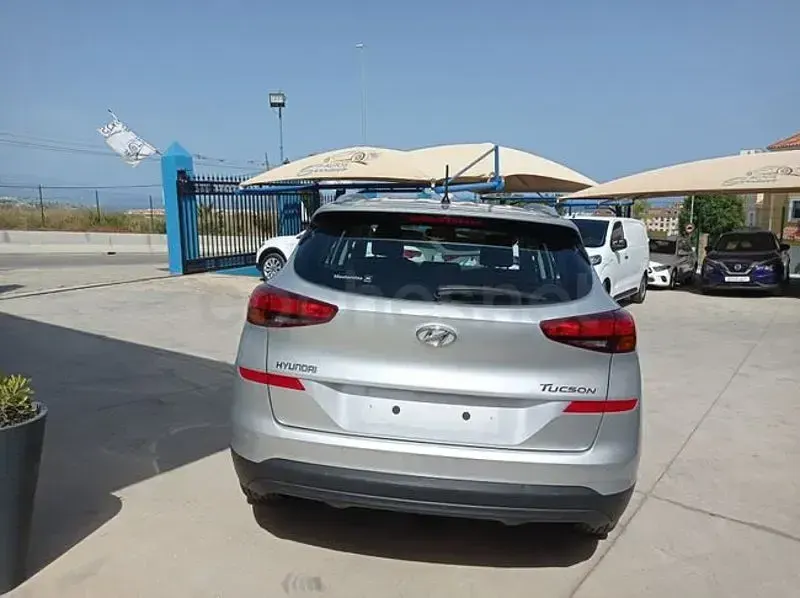 Usado Hyundai Tucson 132 CV (97 kW) 2019 Gris / plata SUV