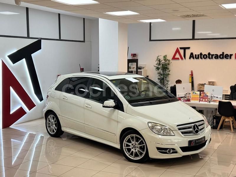 Blanco Usado 2009 Mercedes B180 Monovolumen | 8499 € (Precio justo) - Imagen 1/4