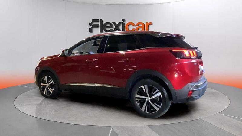 Usado Peugeot 3008 Allure 131 CV (96 kW) 2020 Granate SUV